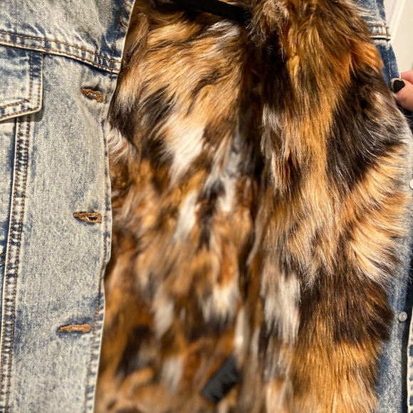 ✨BDG FUR LINED DENIM JACKET - Picture 7 of 8